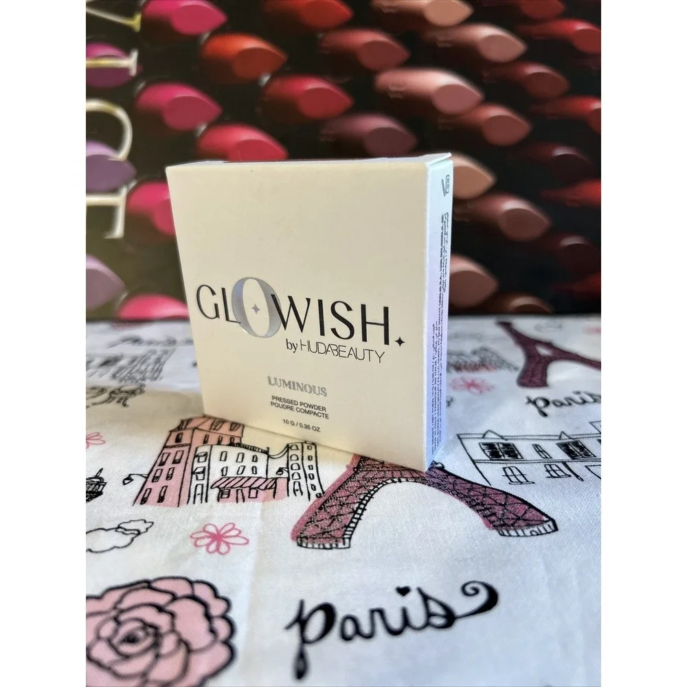 GloWish by Huda Beauty Lightweight Blurring Pressed Powder 10 Deep Tan